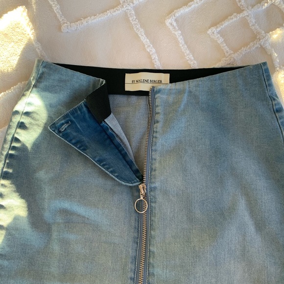 SOLD DENIM PENCIL SKIRT with adjustable zipped slit - Picture 2 of 5